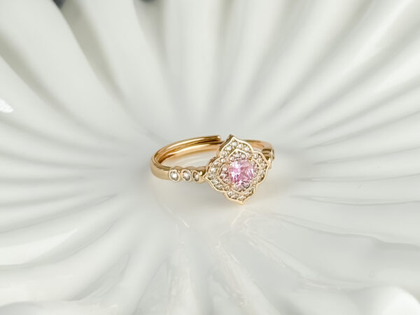 pozłacany pierścionek róż i cyrkonie - PINK LOTUS