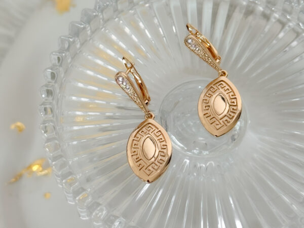 pozłacane kolczyki antyczne