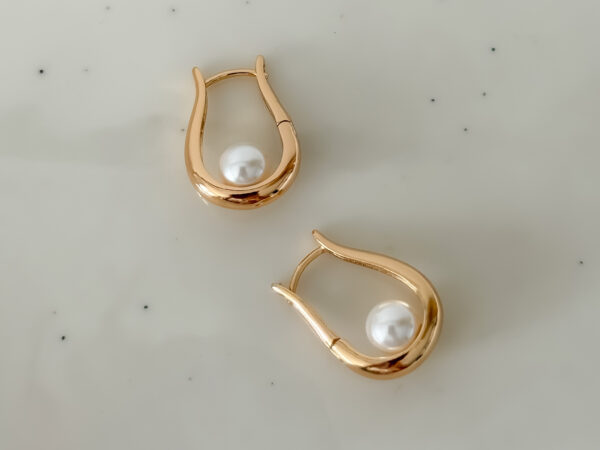 pozłacane kolczyki perła