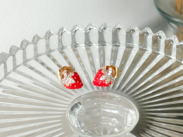 pozłacane kolczyki truskawkowe